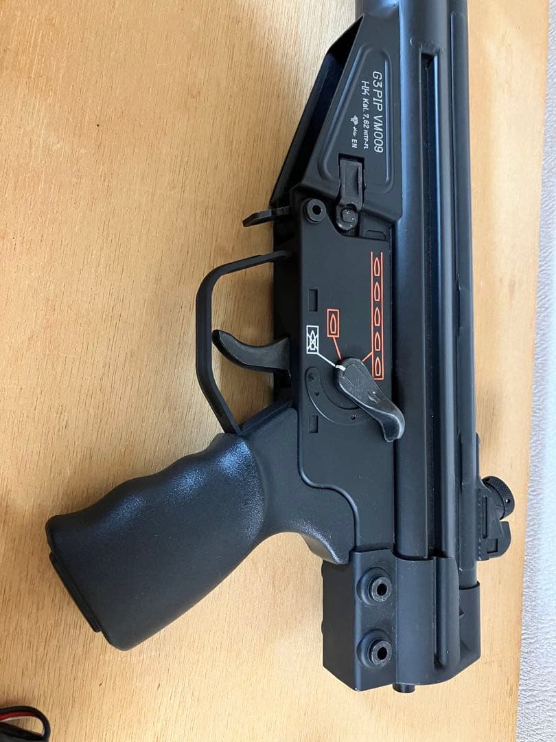 東京マルイ　電動ガン　H&K G3 SAS バッテリー充電器付き　予備マガジン付