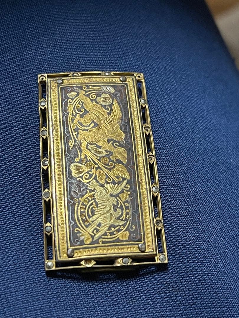 アンティーク　帯留　グリフォン　ゴールド　インレインど　手彫り