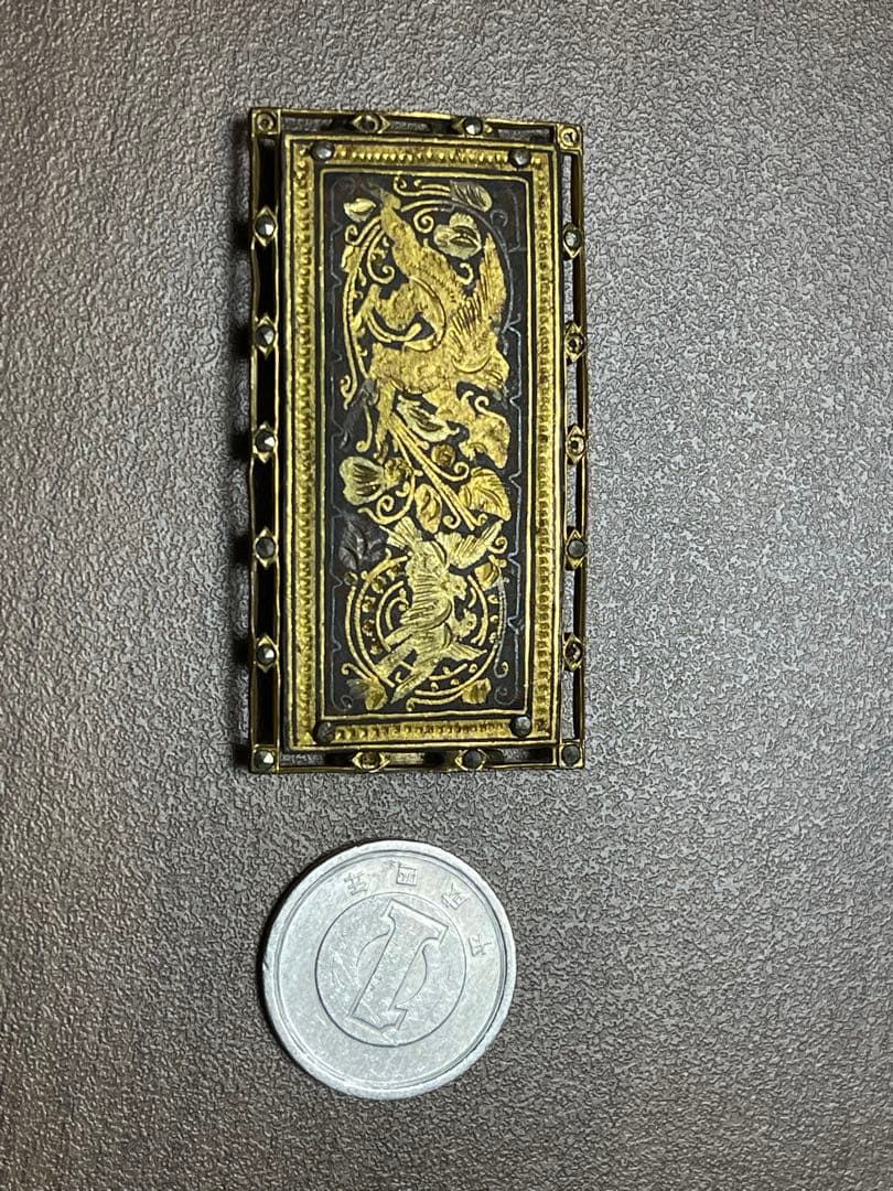 アンティーク　帯留　グリフォン　ゴールド　インレインど　手彫り