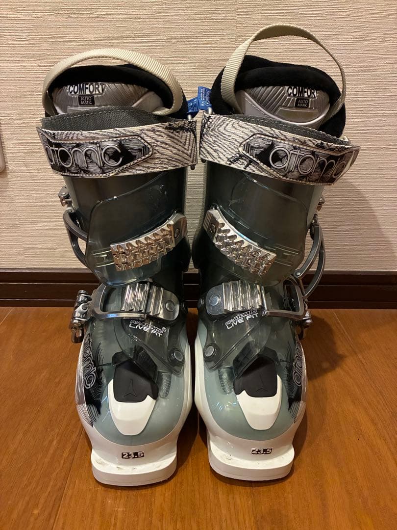 未使用品ATOMIC LIVEFIT 女性用23.5cm