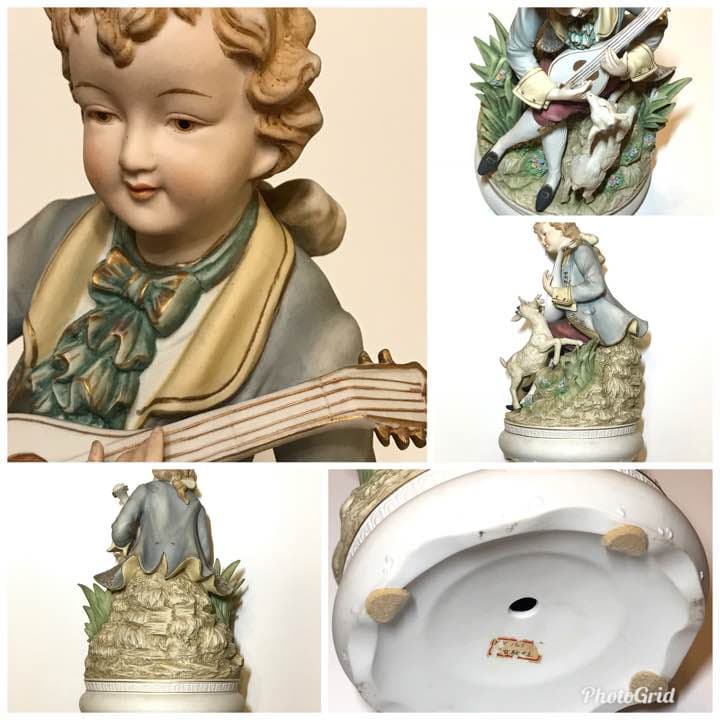 マンドリン弾き少年、羊抱き少女