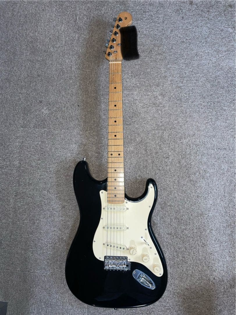 ストラトキャスタータイプギター ブラッキー パーツ交換改造多数