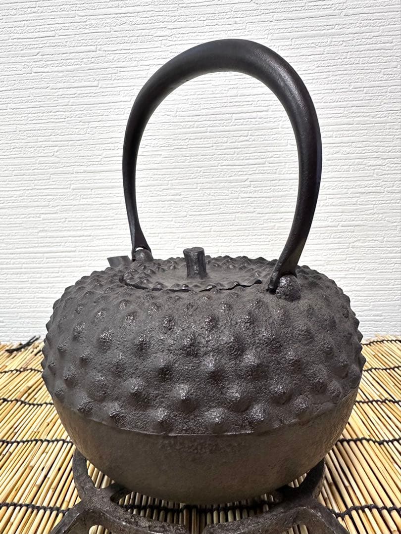 未使用品　南部長文堂 二代目 長谷川文雄造　鬼アラレ　南部鉄瓶　南部鉄器