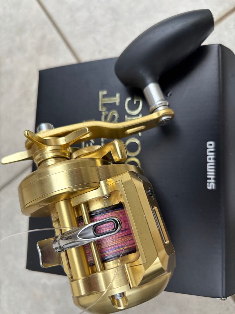 シマノ 18 オシアコンクエストCT 300HG(右)