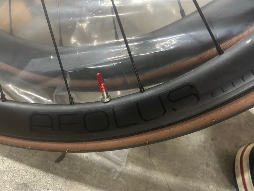 Bontrager 完組ホイール Pirelliタイヤ付き