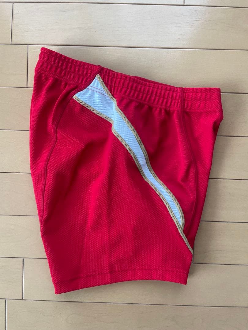 タグ付未使用品　ミズノ　Mizuno バレーボール パンツ 練習着　赤　XO