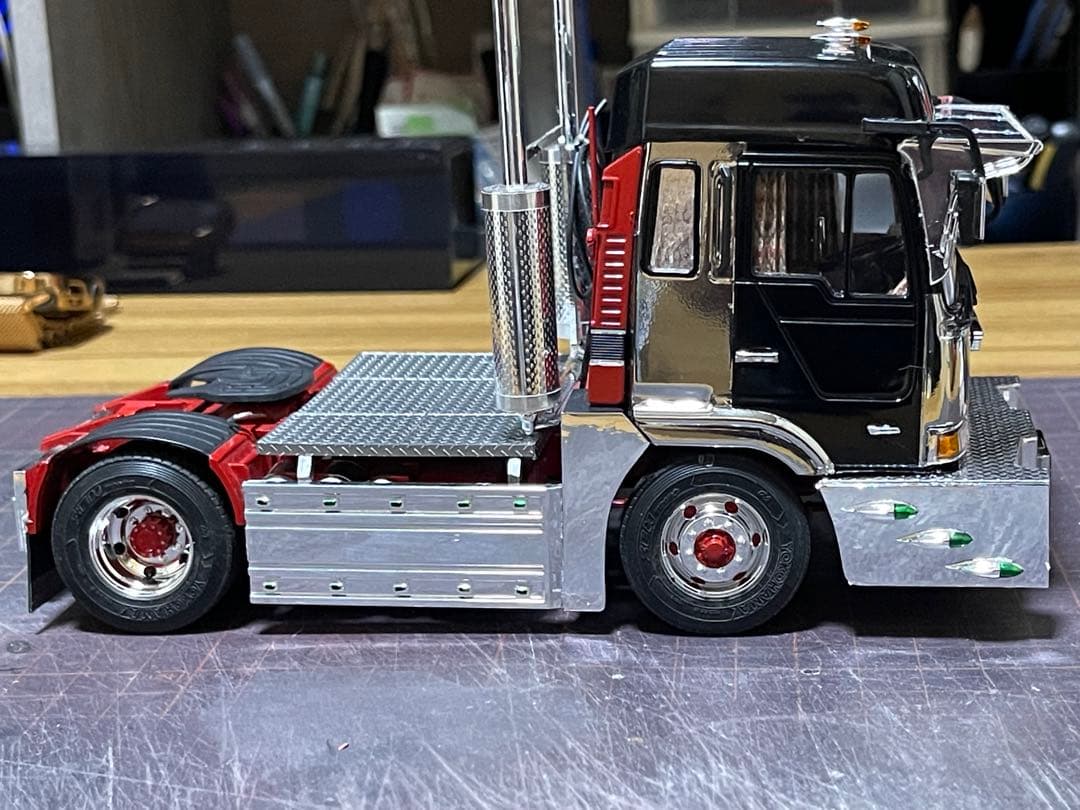 デコトラ‼️1/32 アオシマ製★プロフィア・トレーラーヘッド★完成品★