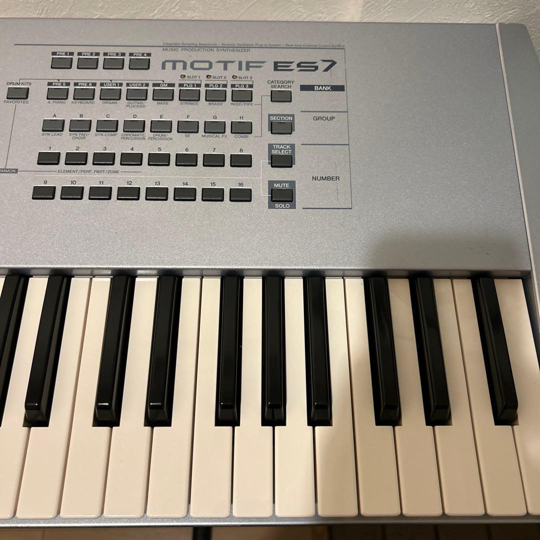 Yamaha MOTIF ES7 シンセサイザー