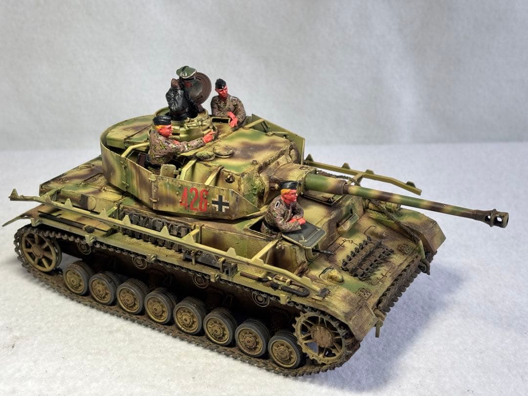 １／３５ドイツ軍４号戦車プラモデル完成品
