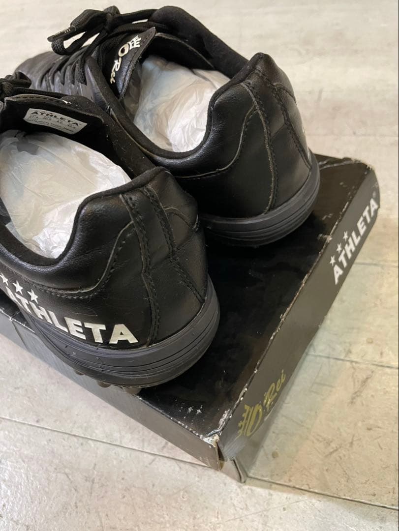ATHLETA サッカートレーニングシューズ　ブラック