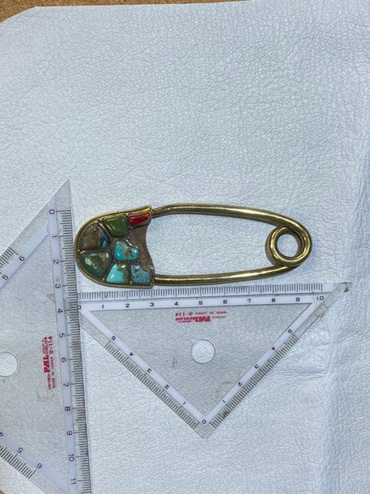 真鍮安全ピン型キーホルダー