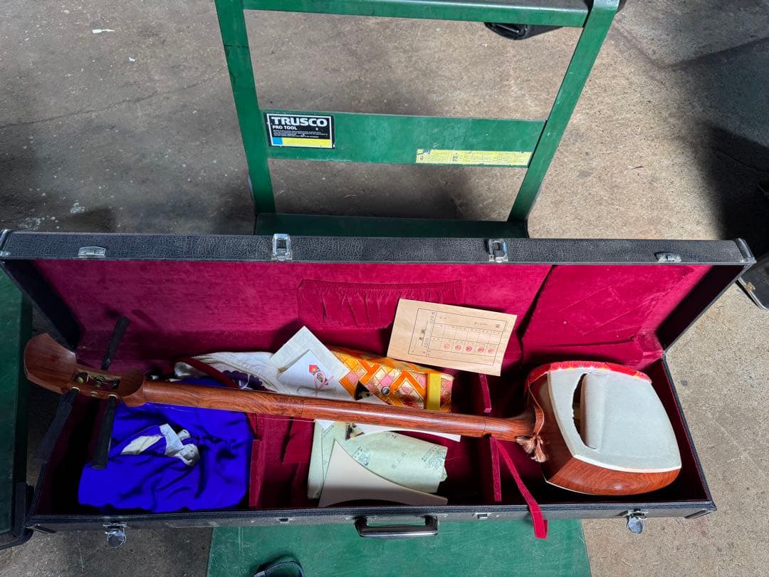 5-津軽三味線?　高級糸巻き 紅木？ハードケース&付属