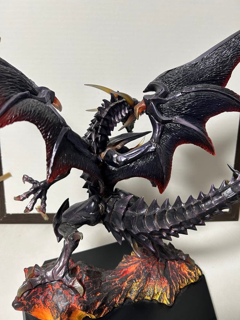 真紅眼の黒竜 　Holographic Edition　フィギュア