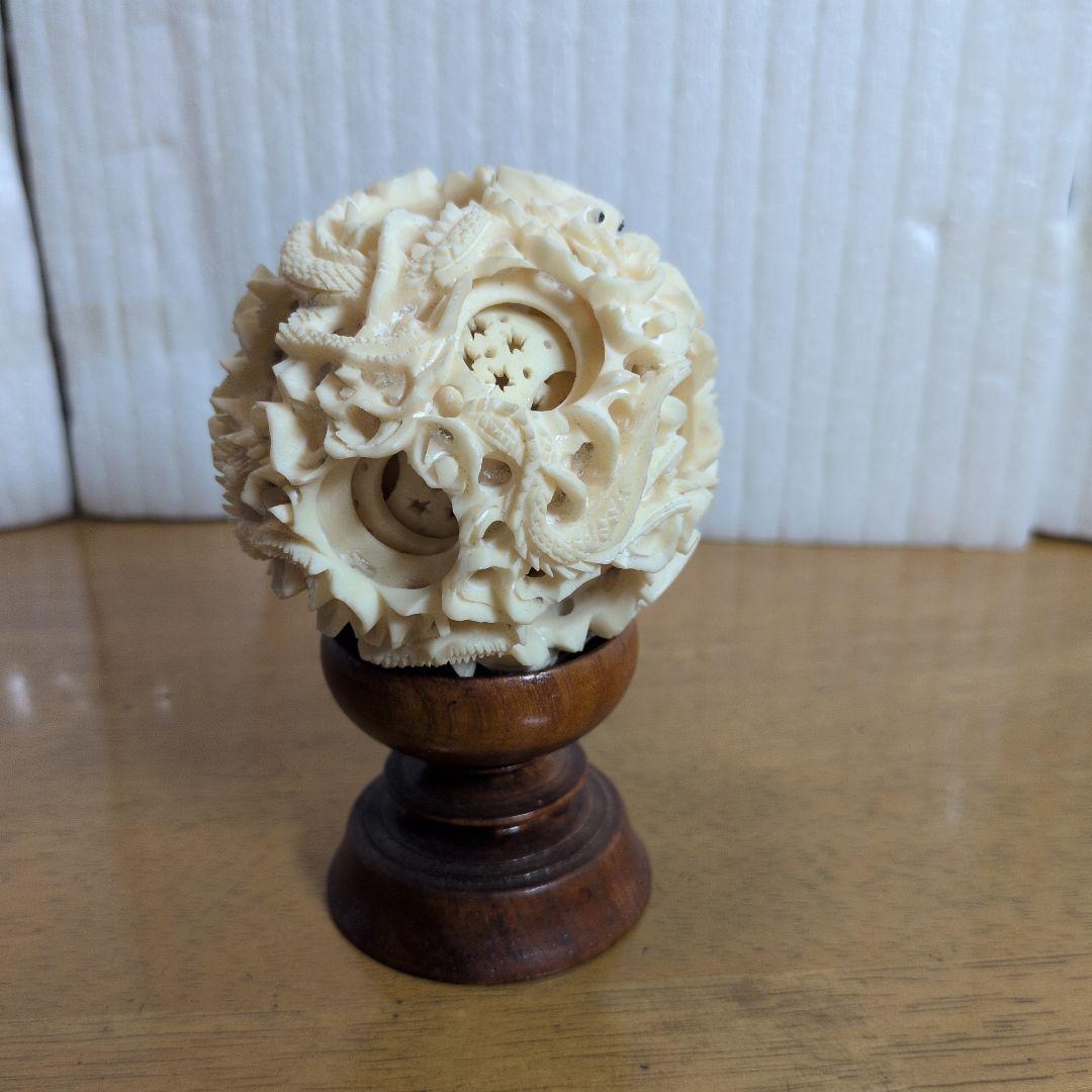 象牙調のドラゴン多層球