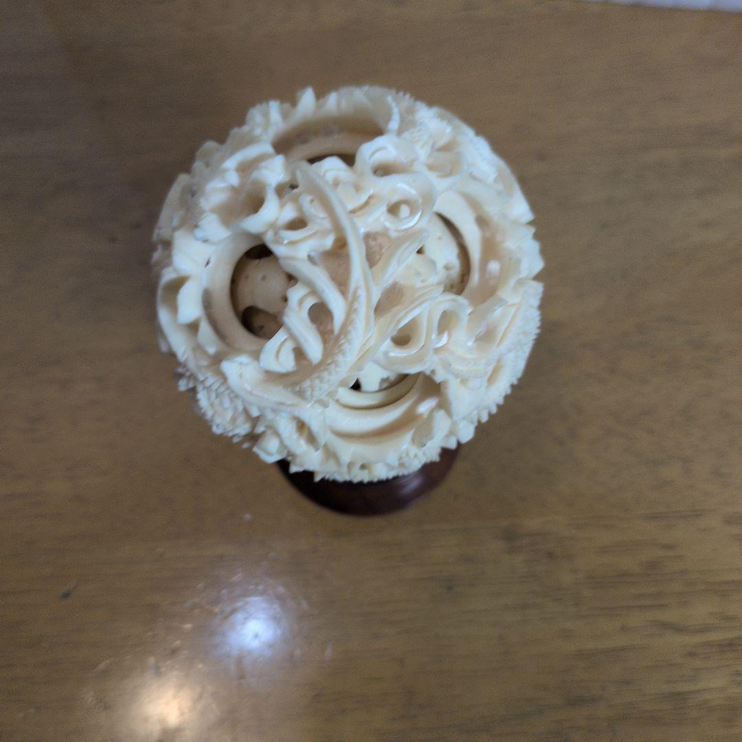 象牙調のドラゴン多層球