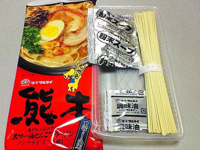 大特価￥19000 　1食分￥158　マルタイ熊本黒マー油とんこつラーメン