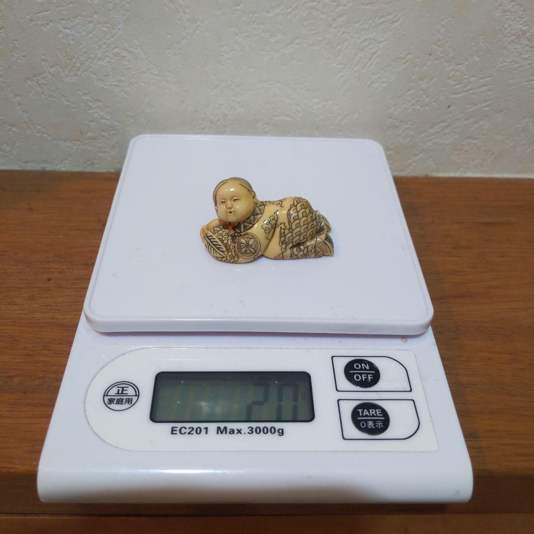 時代提げ物 人物根付 天然素材 在銘【ハイハイ童子】幅約4.8cm 重さ約20ｇ