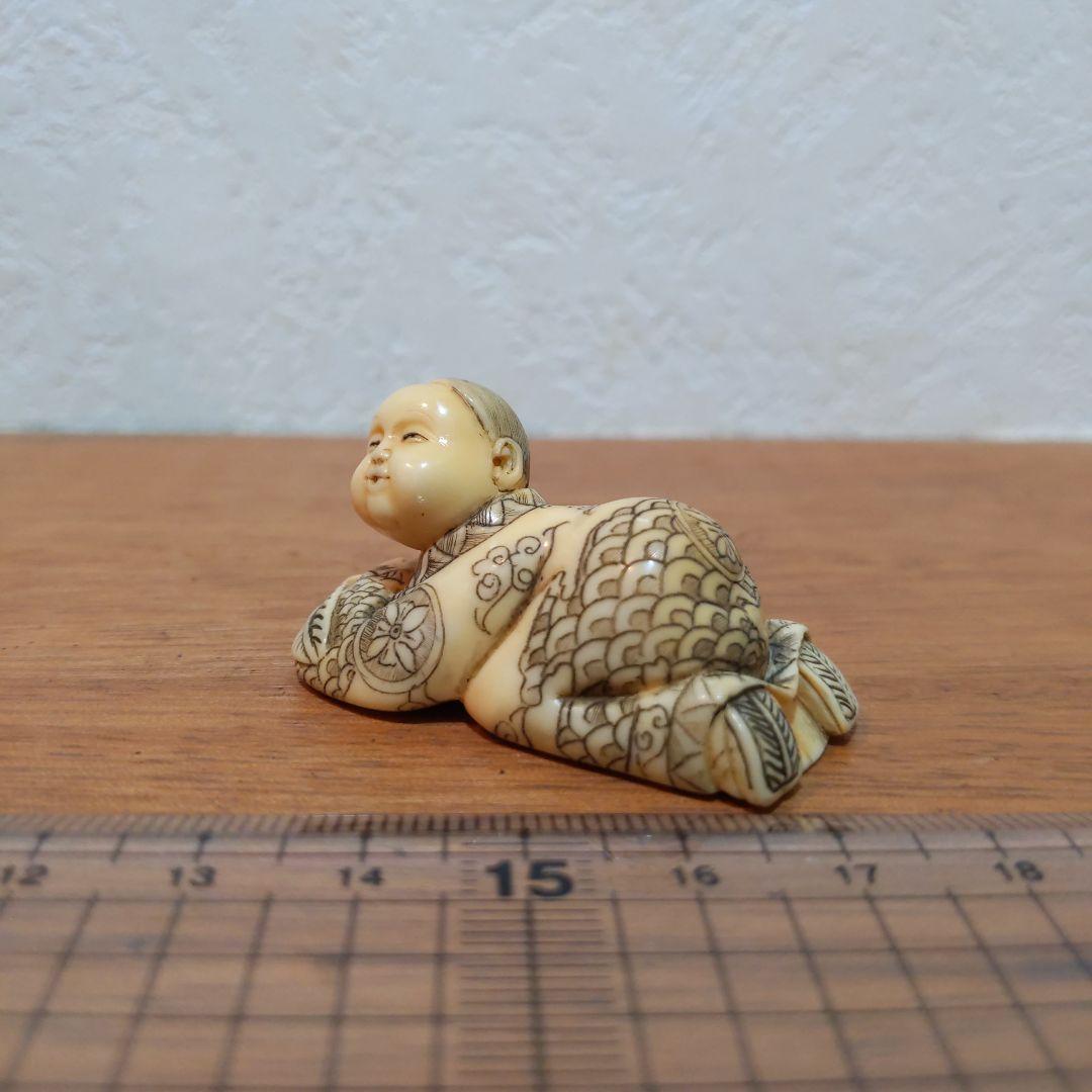 時代提げ物 人物根付 天然素材 在銘【ハイハイ童子】幅約4.8cm 重さ約20ｇ