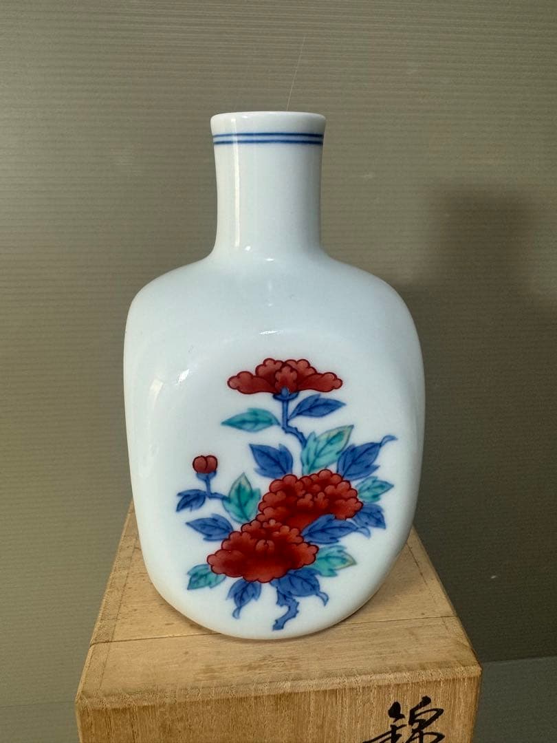 2505 十三代今泉今右衛門　錦花絵角瓶　花瓶　花入　壺　箱付き　未使用