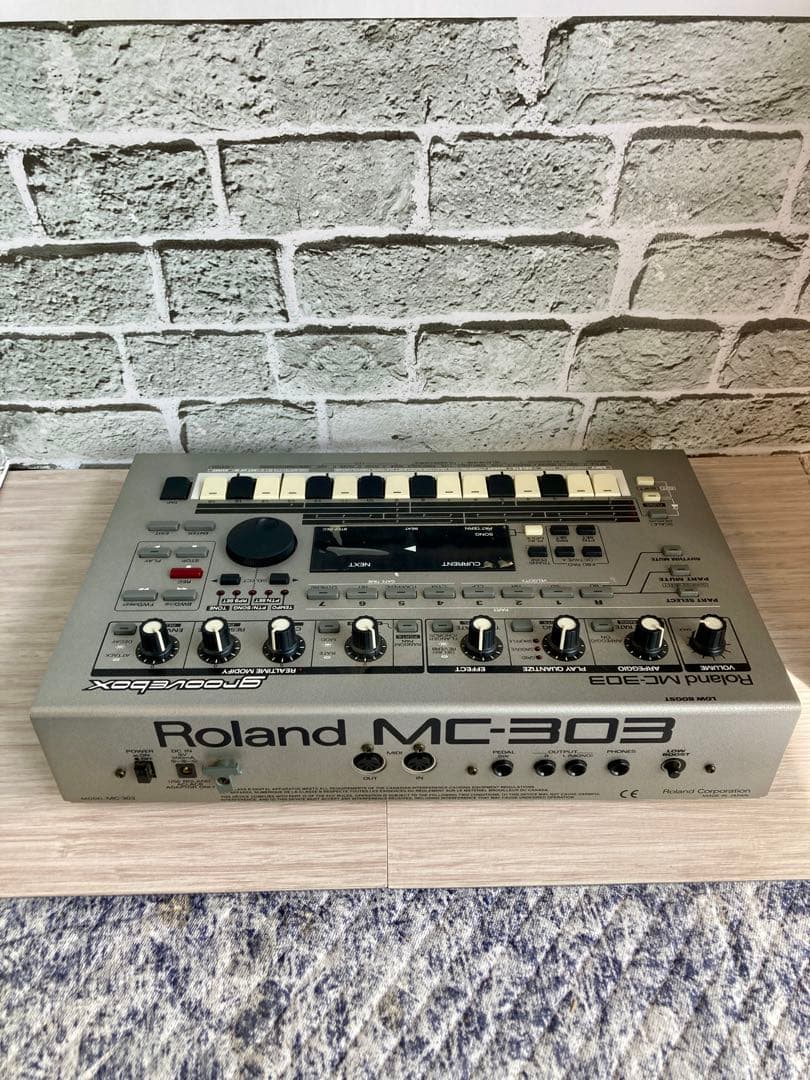 ◎名機◎ ROLAND MC-303　GROOVEBOX　純正キャリーバッグ付き