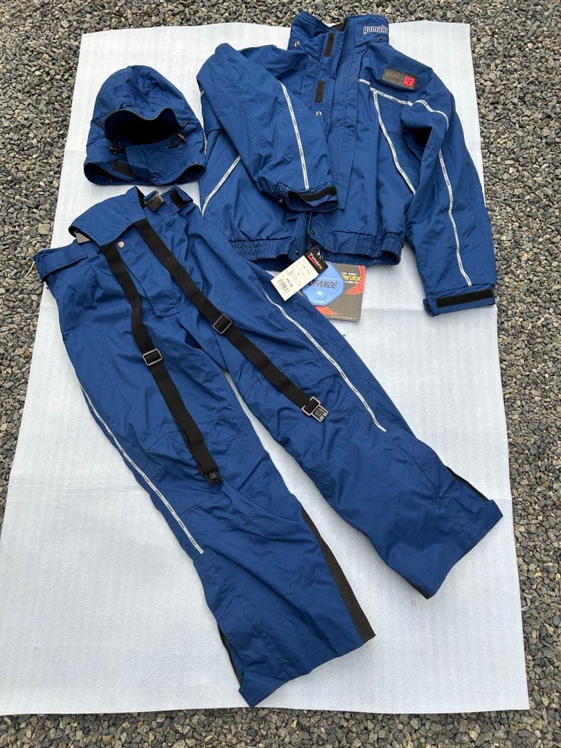 ガマカツ　オールウェザースーツ