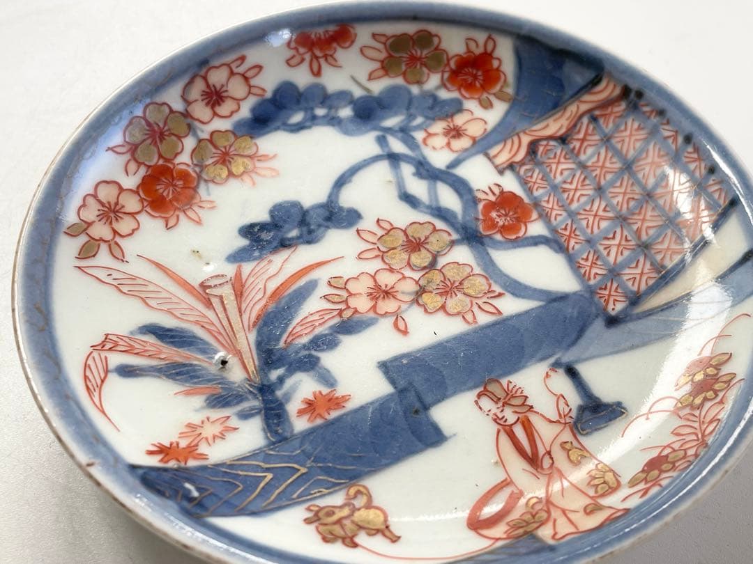 骨董　アンティーク　古伊万里　金襴手　色絵　金彩犬の散歩図　小皿　三寸皿　狗