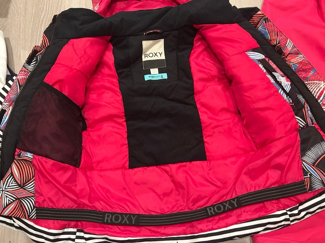 #最終値下げ　子ども用 スキーウェア　ROXY ロクシー　130