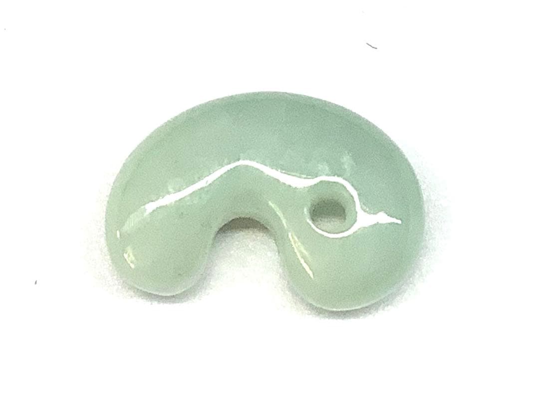 ✳摩訶不思議なお守り　糸魚川翡翠勾玉　極上高額材料使用　本物天然ひすいのお守り‼️