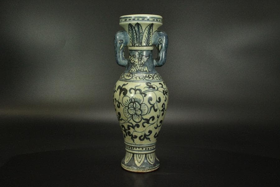 中国美術 青花 纏枝蓮花紋 双耳瓶 高29.5cm(LC136)