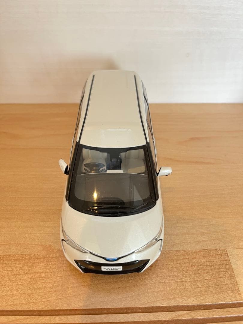 1/30 トヨタ エスティマ ハイブリッド 非売品 カラーサンプル ミニカー