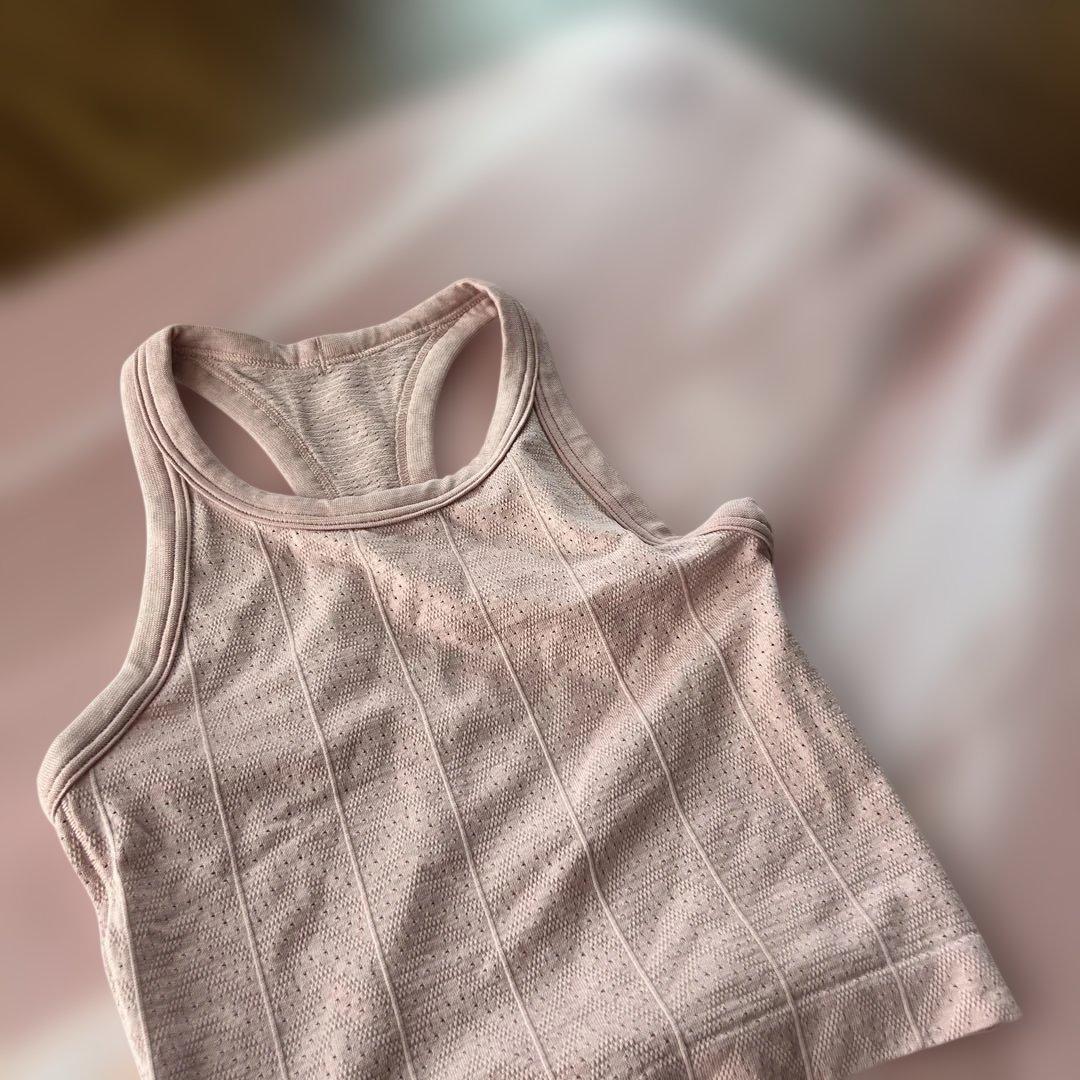 ルルレモン　レーサーバックタンクトップ &クロップドT 2点