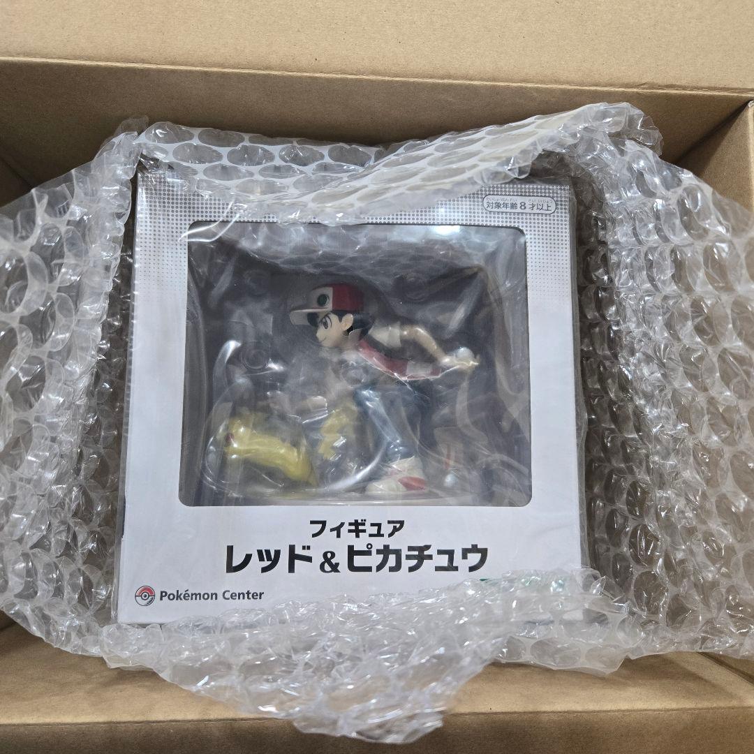 激レア「未開封」　ポケモンセンター レッド & ピカチュウ フィギュア