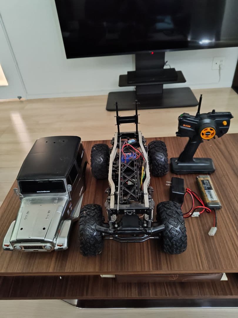 みっちゃん　タミヤ　CR-01 ランドクルーザー