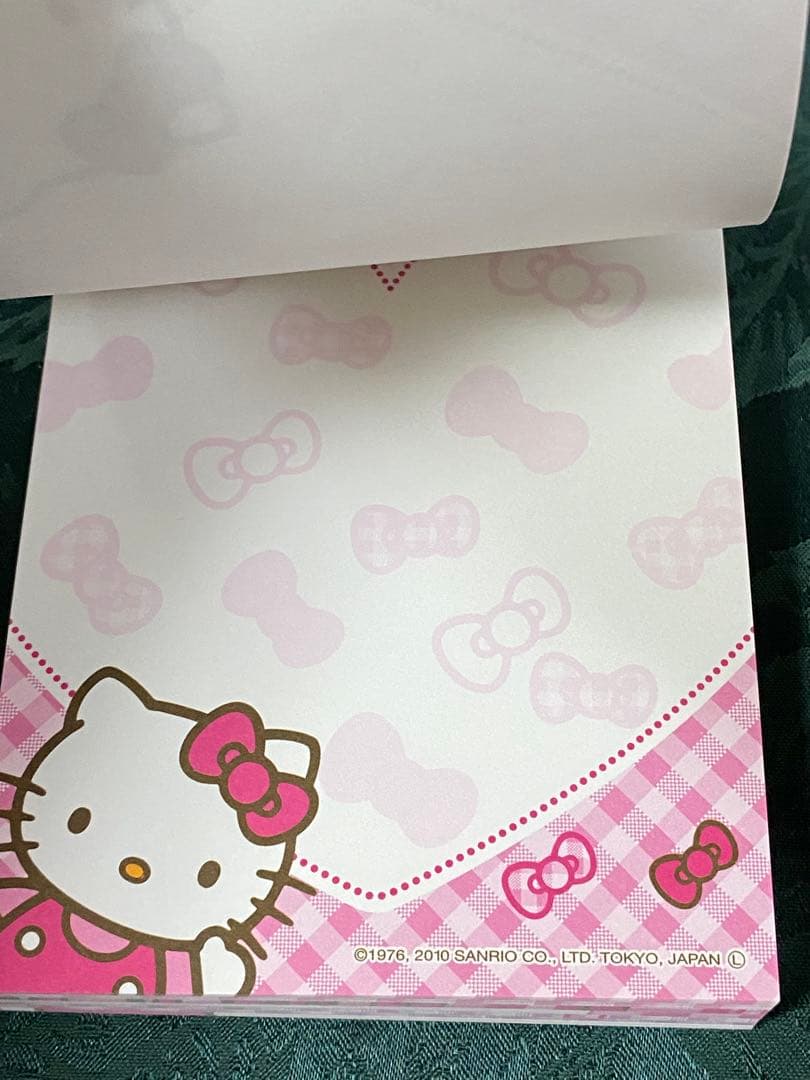 キティちゃん　メモ帳　ボリュームメモ　レトロ　サンリオ　キャラコレ　リボン