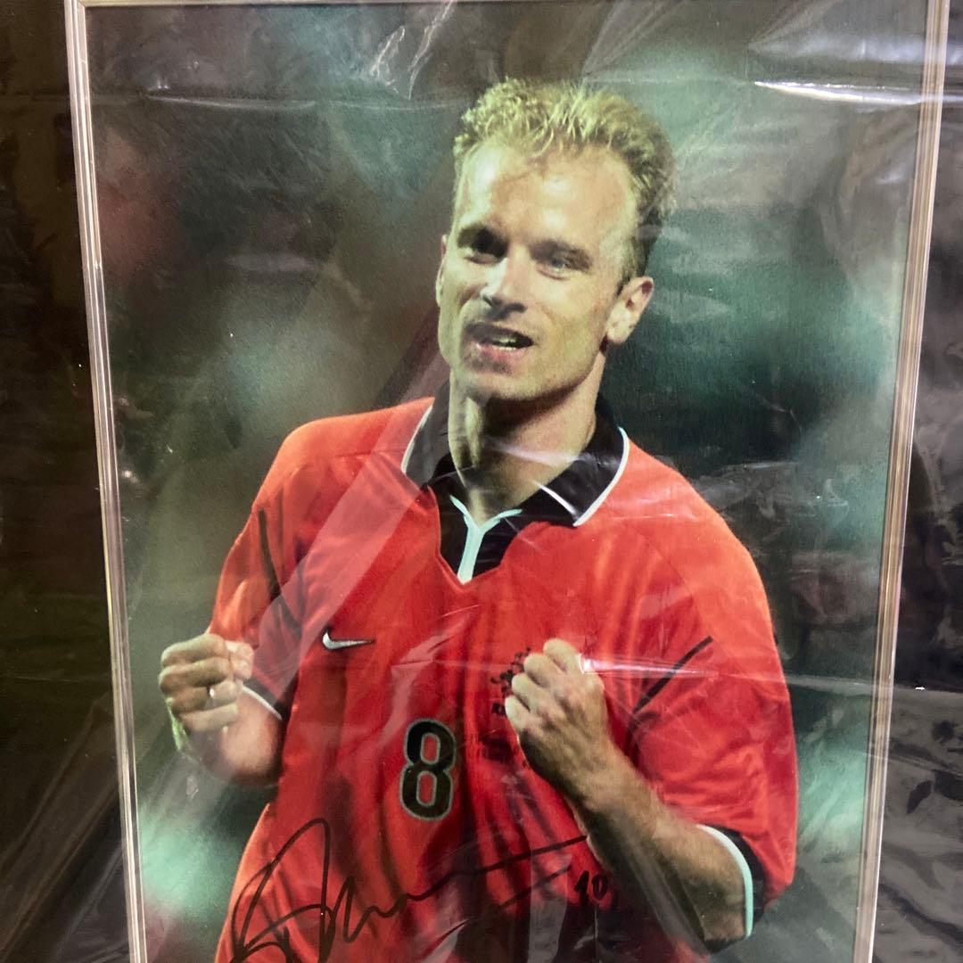 デニス・ベルカンプ　直筆サイン入りフォト額入り