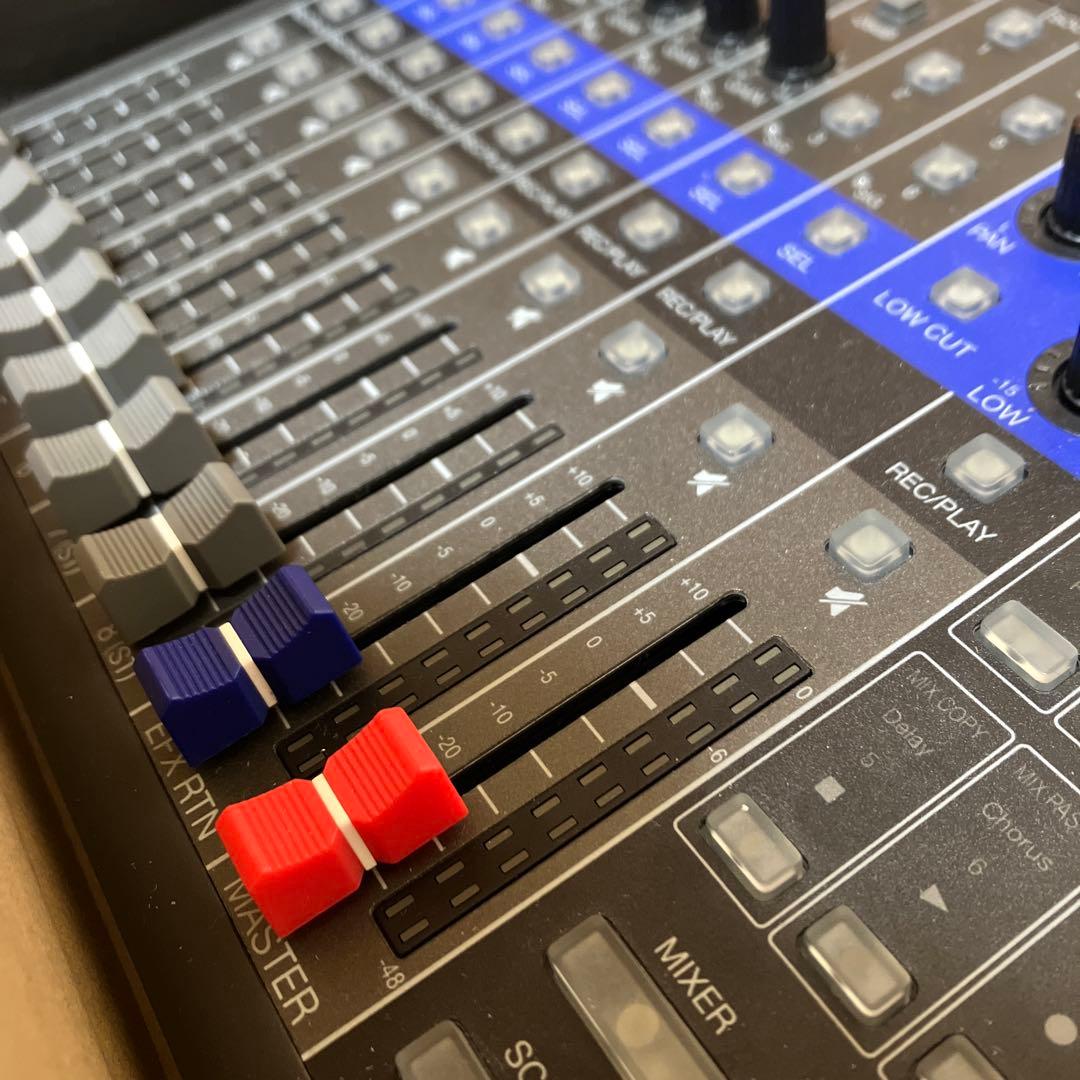 Zoom Livetrack L-8 デジタルミキサー