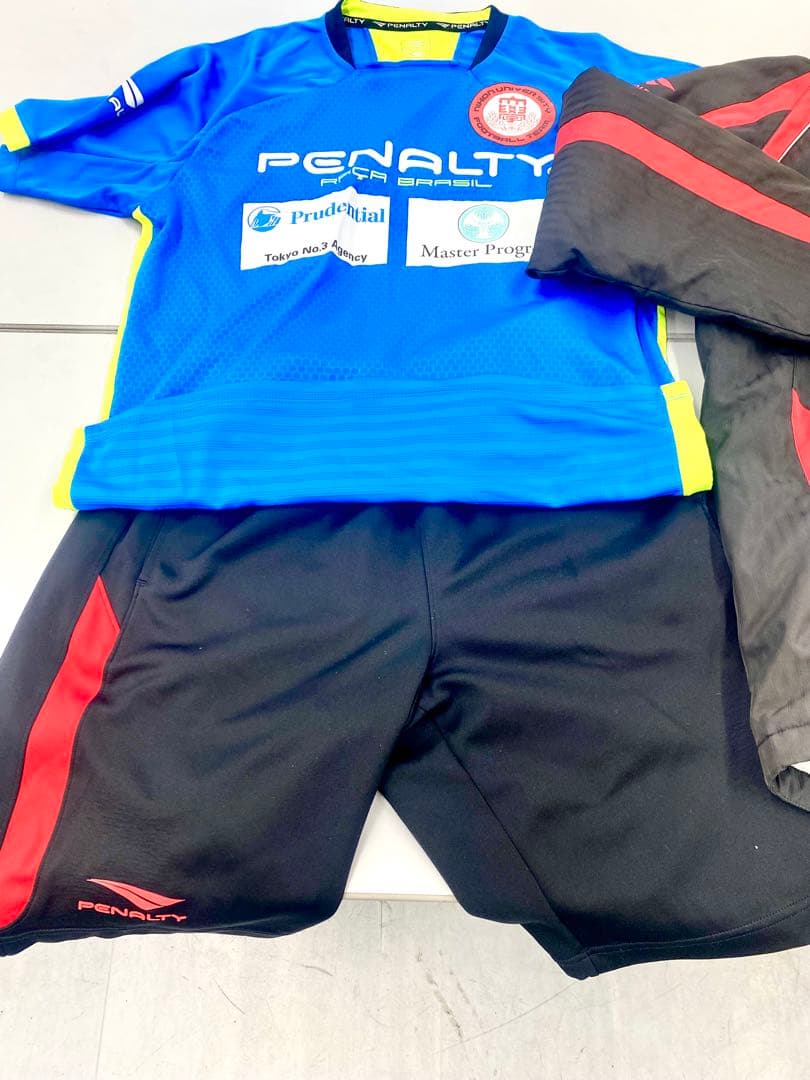 日本大学サッカー部　選手支給品　超貴重　4点セット　サイズＬ　PENALTY製