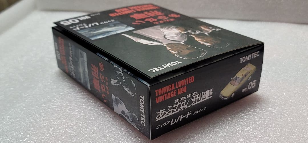 【送料無料】未開封！ あぶない刑事 No.5 トミカリミテッド レパード トミカ