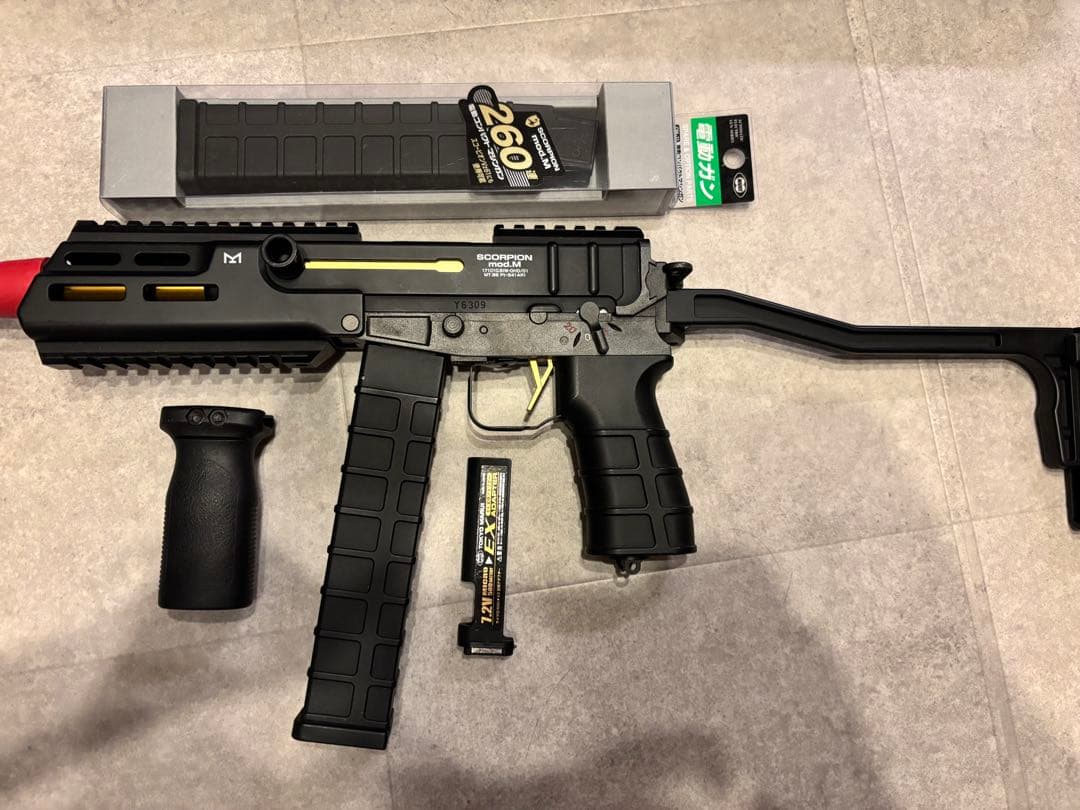カスタム品　東京マルイ　スコーピオンmod.m　おまけ付
