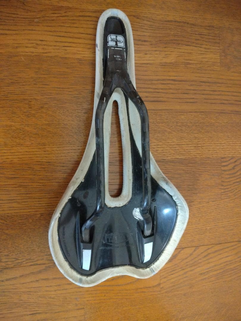 Selle Italia SLR CARBONIO ホワイト