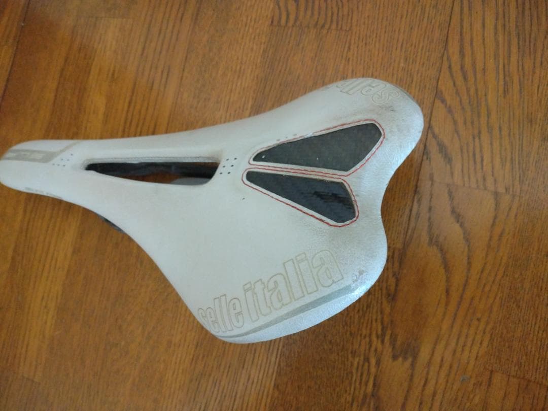 Selle Italia SLR CARBONIO ホワイト