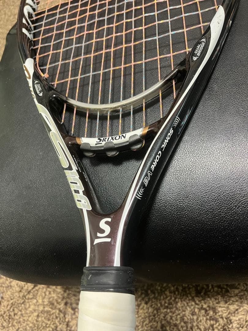 Srixon Revo CS 10.0 テニスラケット グリップ2