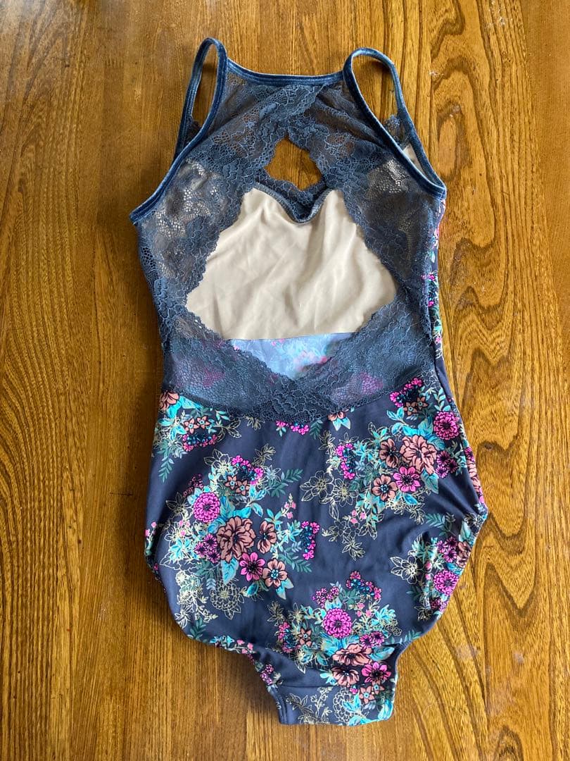 バレエ Eleve dancewear Size M