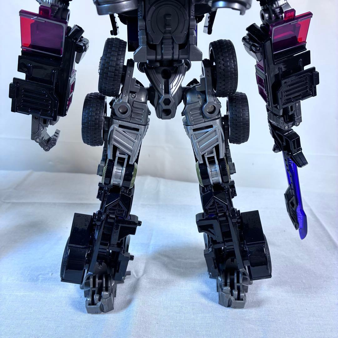 オプティマスプライム似、ネメシスプライム似の大型フィギュア