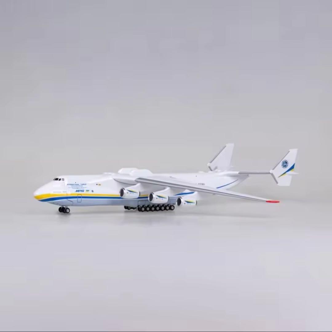1/200スケールANTONOV AIRLINES AN-225モデル