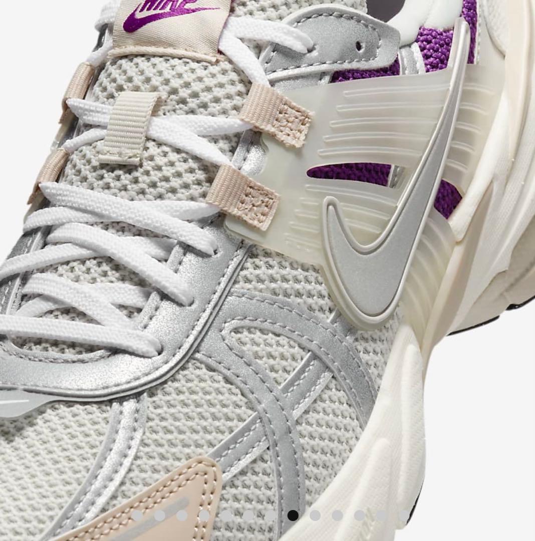 新品未使用品　タグ付き　NIKE ナイキスニーカー　ランニング 28.5センチ