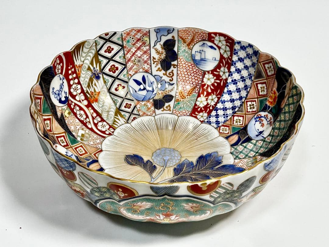 明治 深川製磁 色絵金彩 裏菊文 菊花割鉢 伊万里 有田