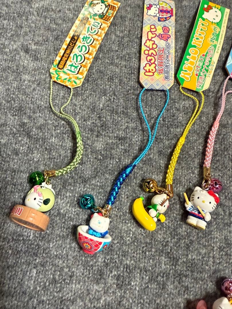 ご当地限定ハローキティ　根付け　17点