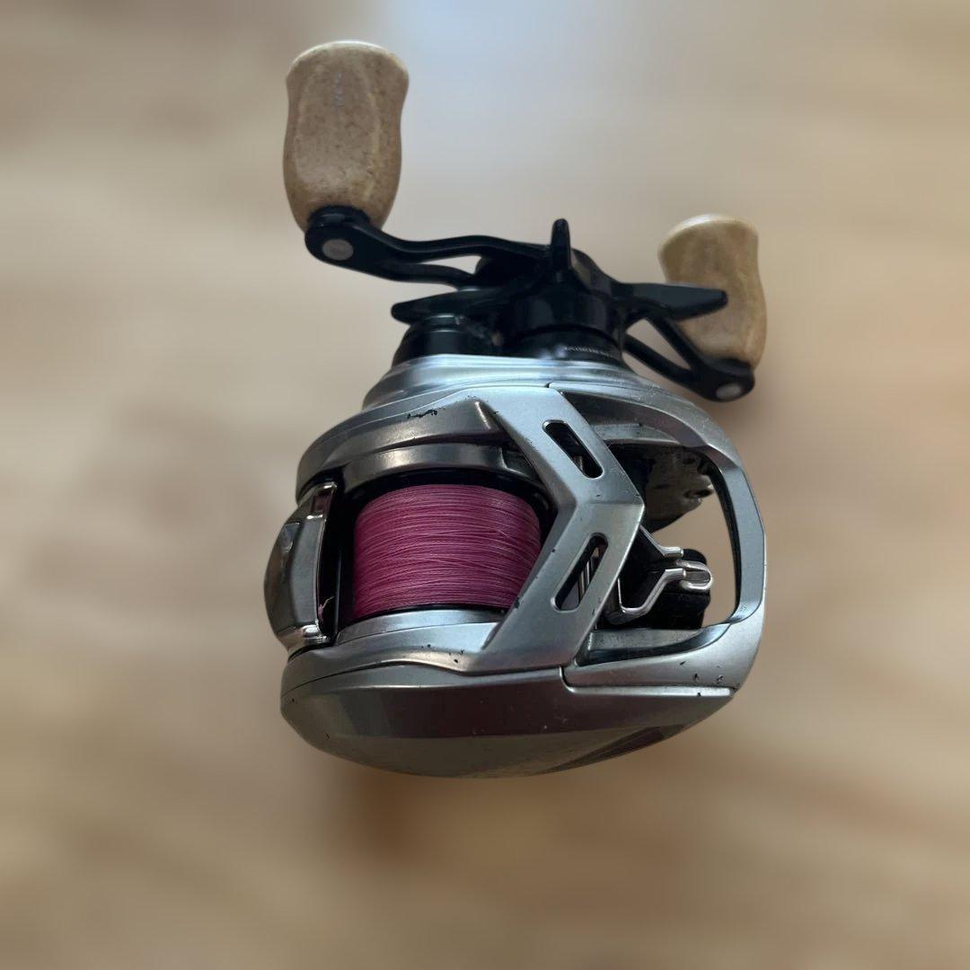 Daiwa アルファスSVTW 800XHL（ハンドルノブカスタム）