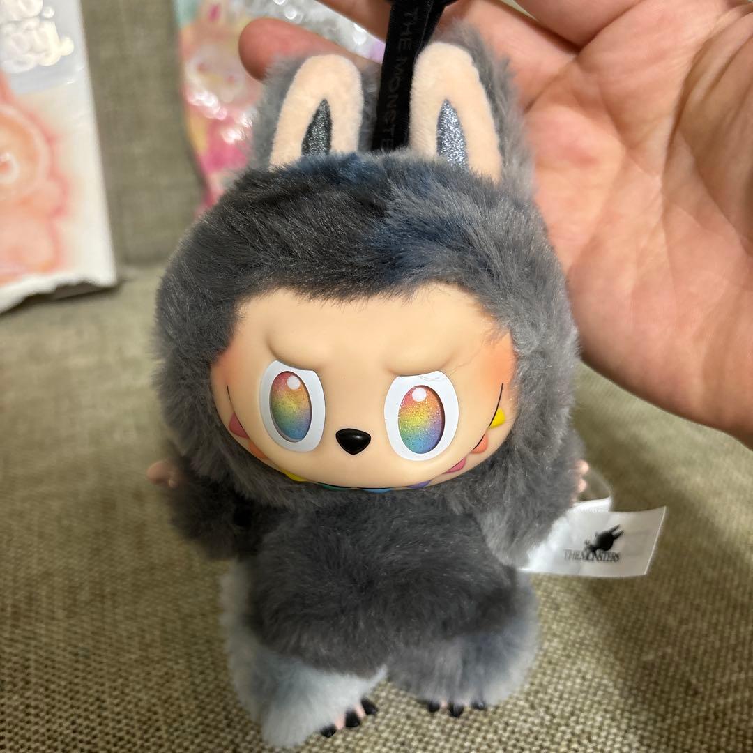 labubu ラブブ　シークレットカラー